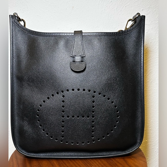 Hermès Black Epsom Leather Evelyne I TPM - Picture 2 of 14